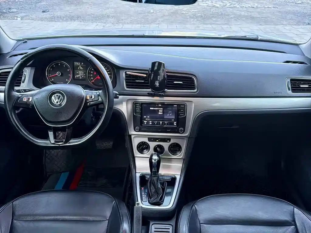 Volkswagen Lavida — миниатюра 6