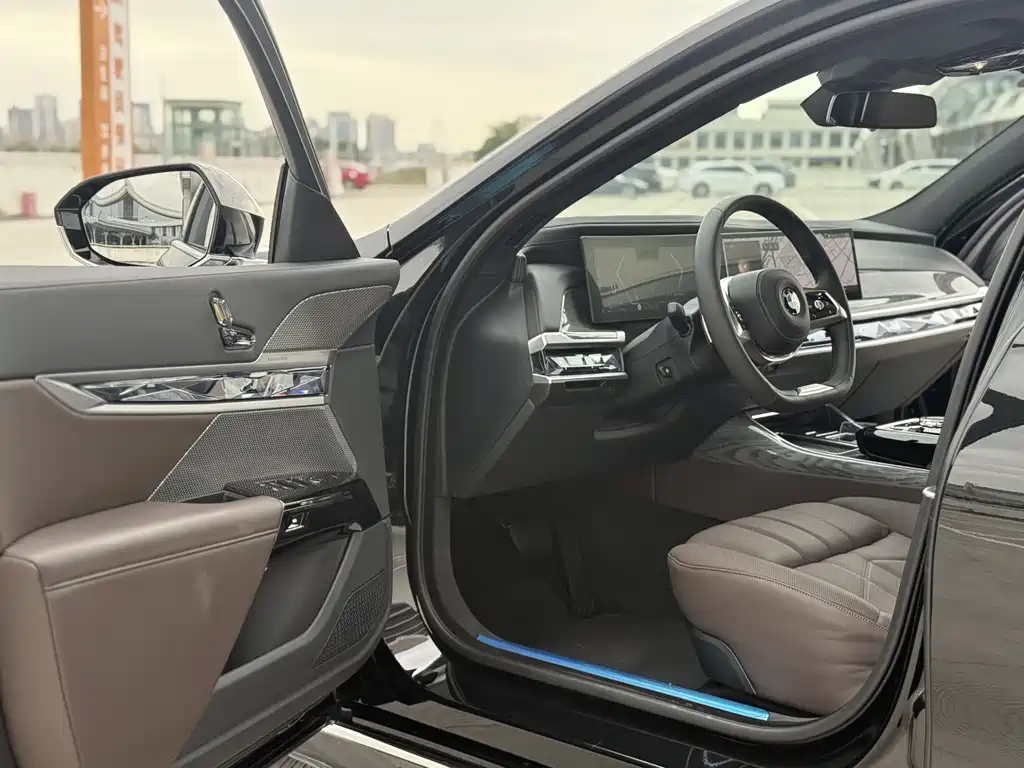 BMW 7 Series 7 2023 740Li Premium Luxury