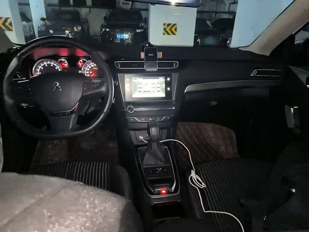 Peugeot 408 — миниатюра 13