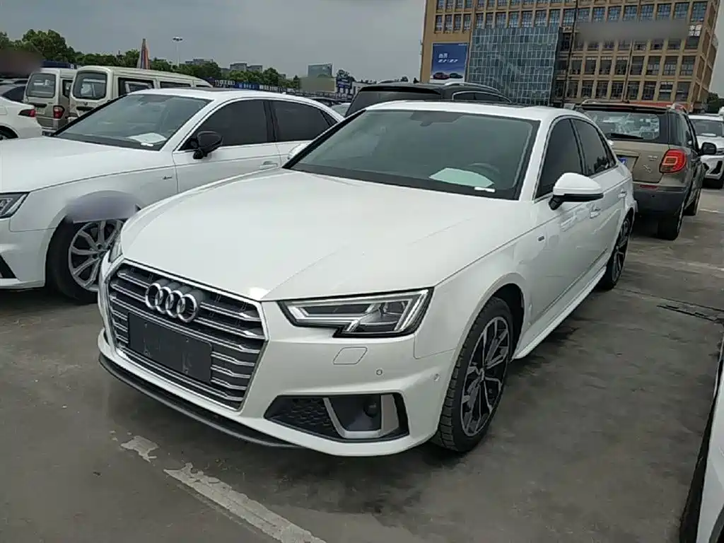 Audi A4L 2020