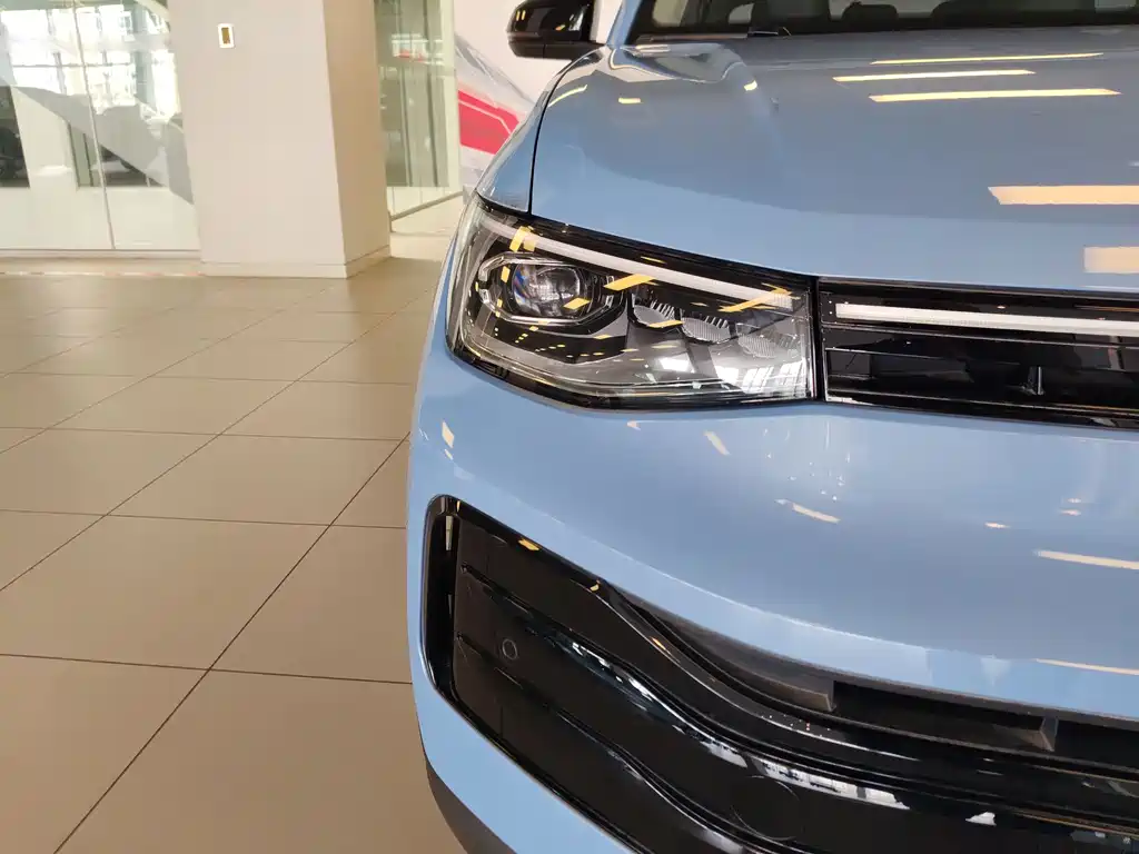 Volkswagen Tharu 2025 300TSI