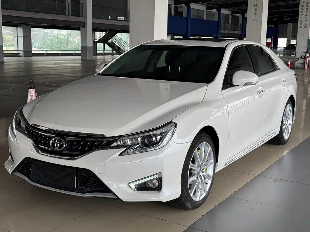 Toyota Reiz 2014