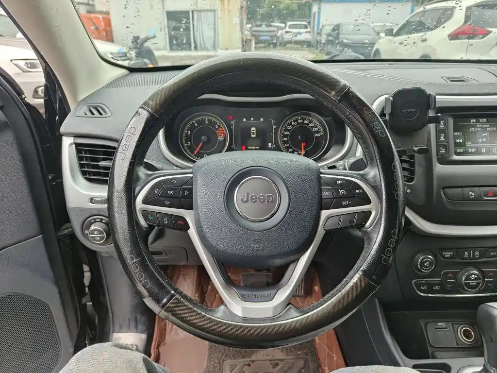 Jeep Cherokee — миниатюра 11