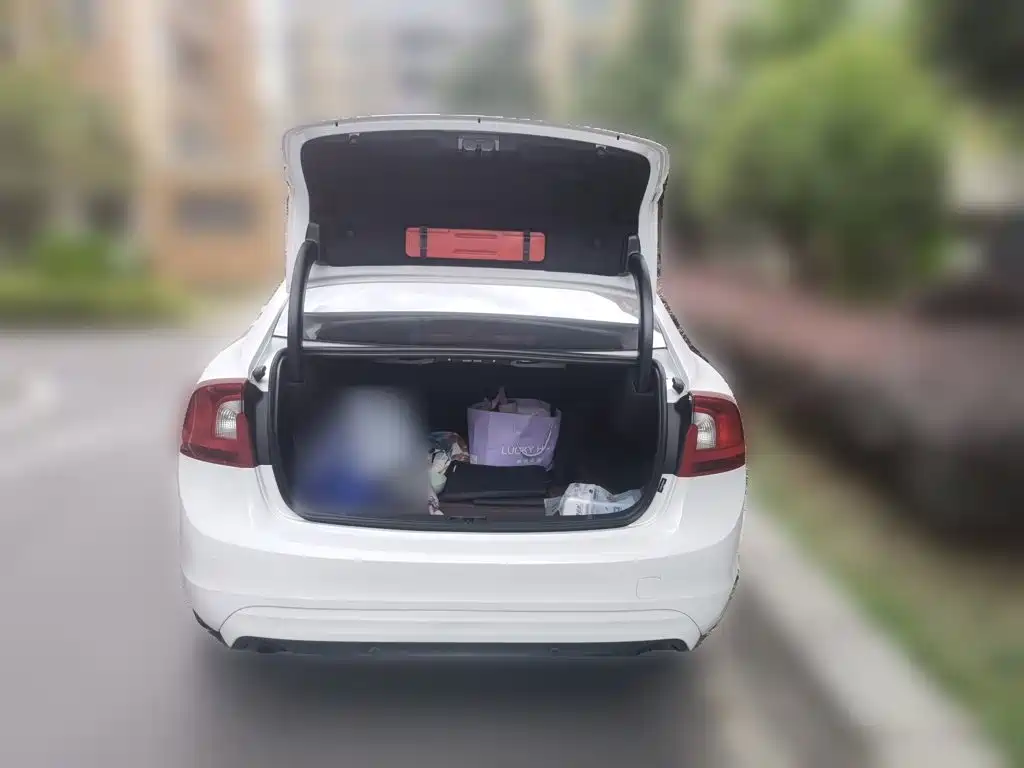 Volvo S60 — миниатюра 10
