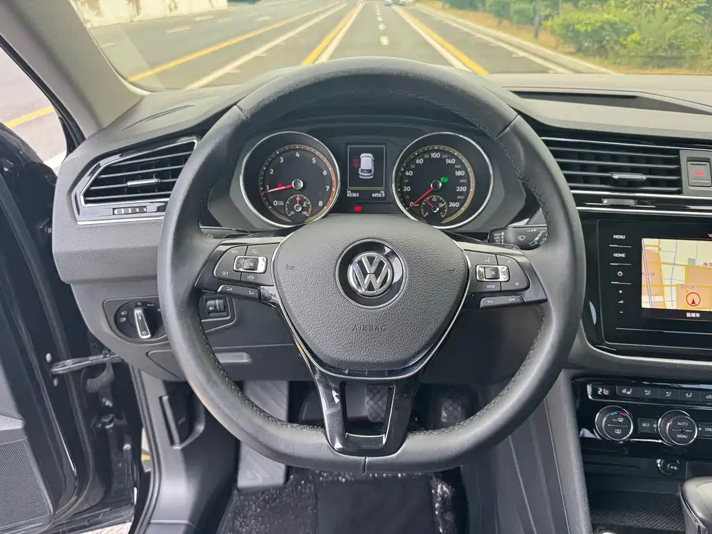 Volkswagen Tiguan L — миниатюра 8