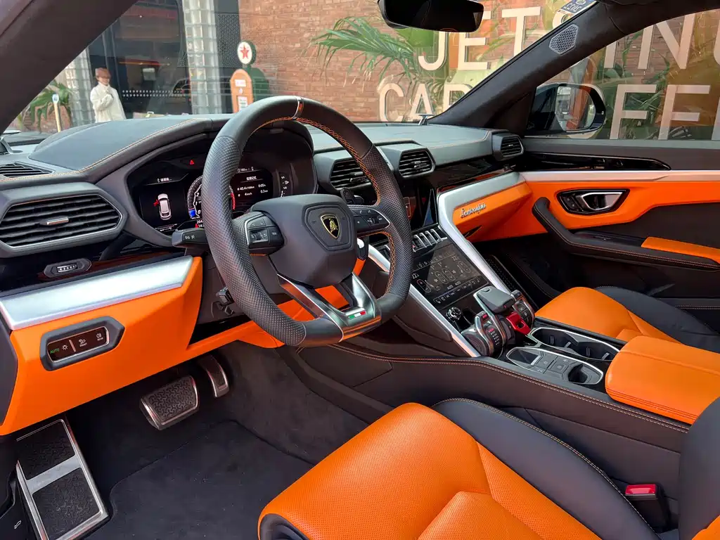 Lamborghini Urus — миниатюра 7