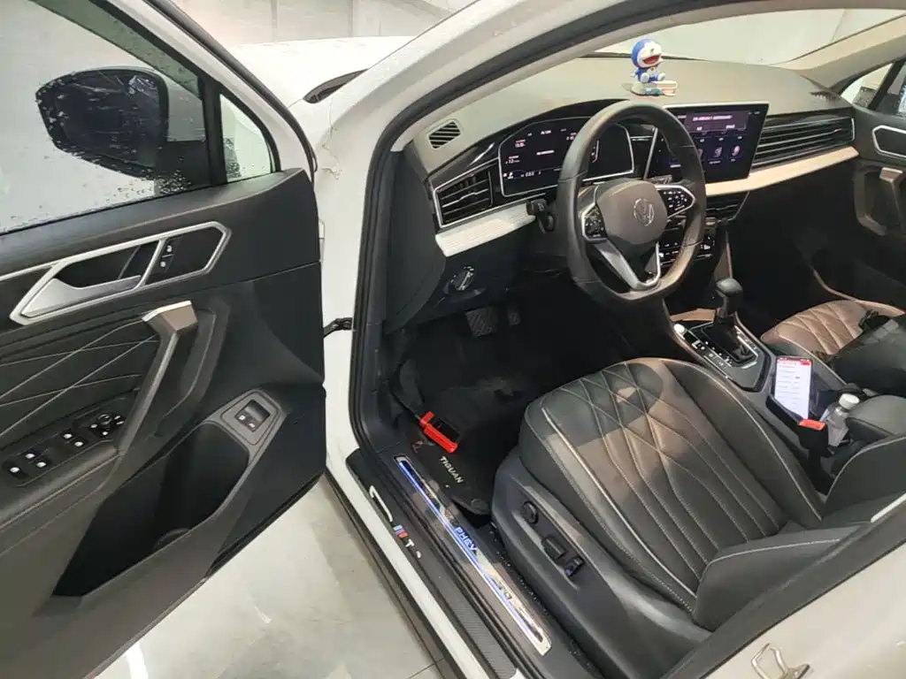 Volkswagen Tiguan L PHEV — миниатюра 16