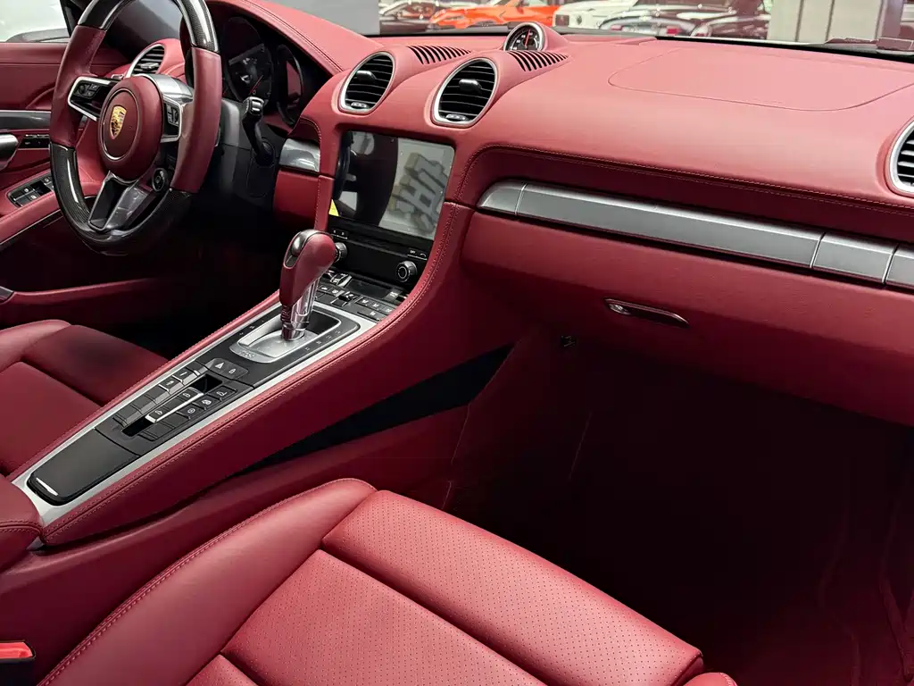 Porsche 718 2026 2.0T AT