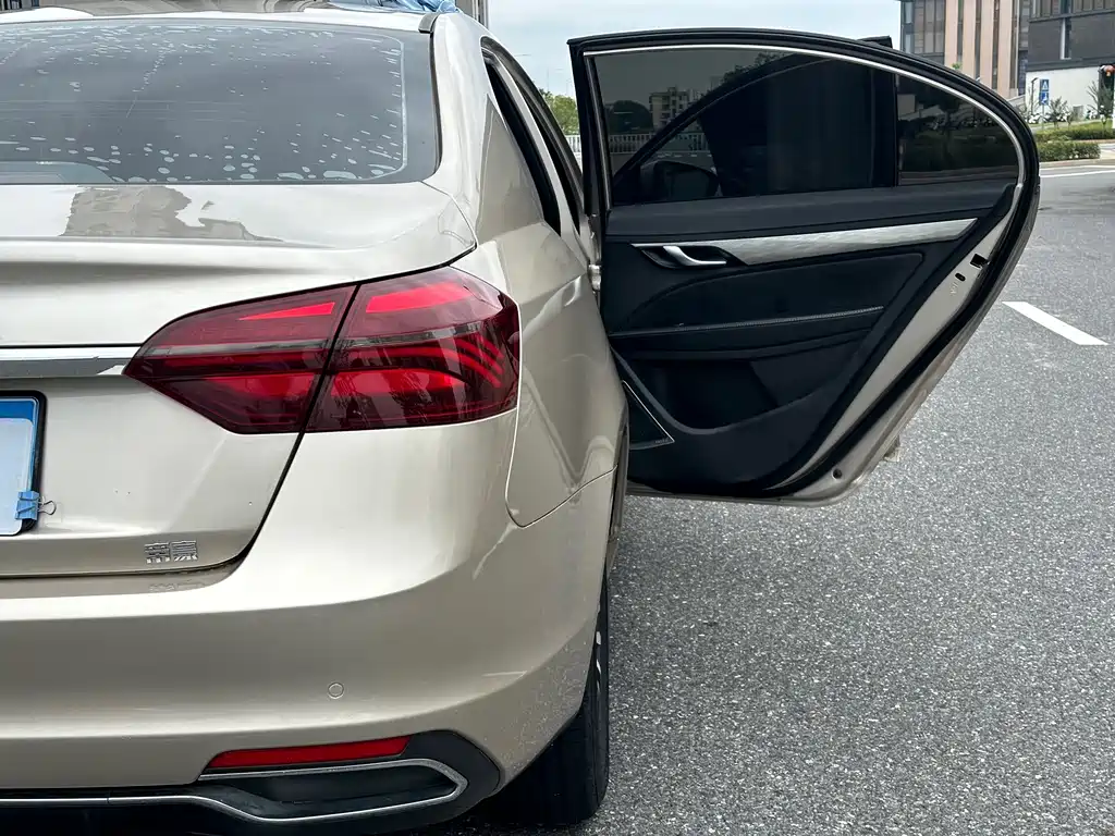 Geely Emgrand — миниатюра 13