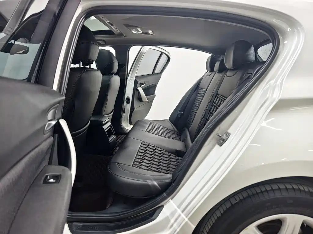 BMW 1 Series (Import) — миниатюра 13