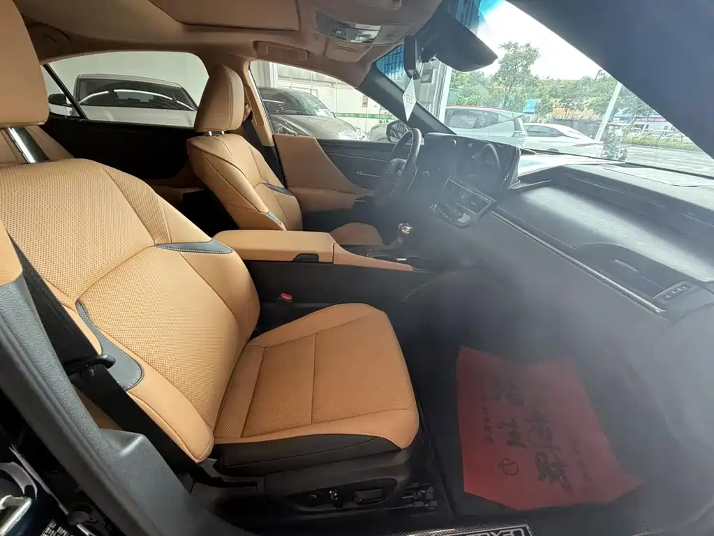 Lexus ES — миниатюра 4