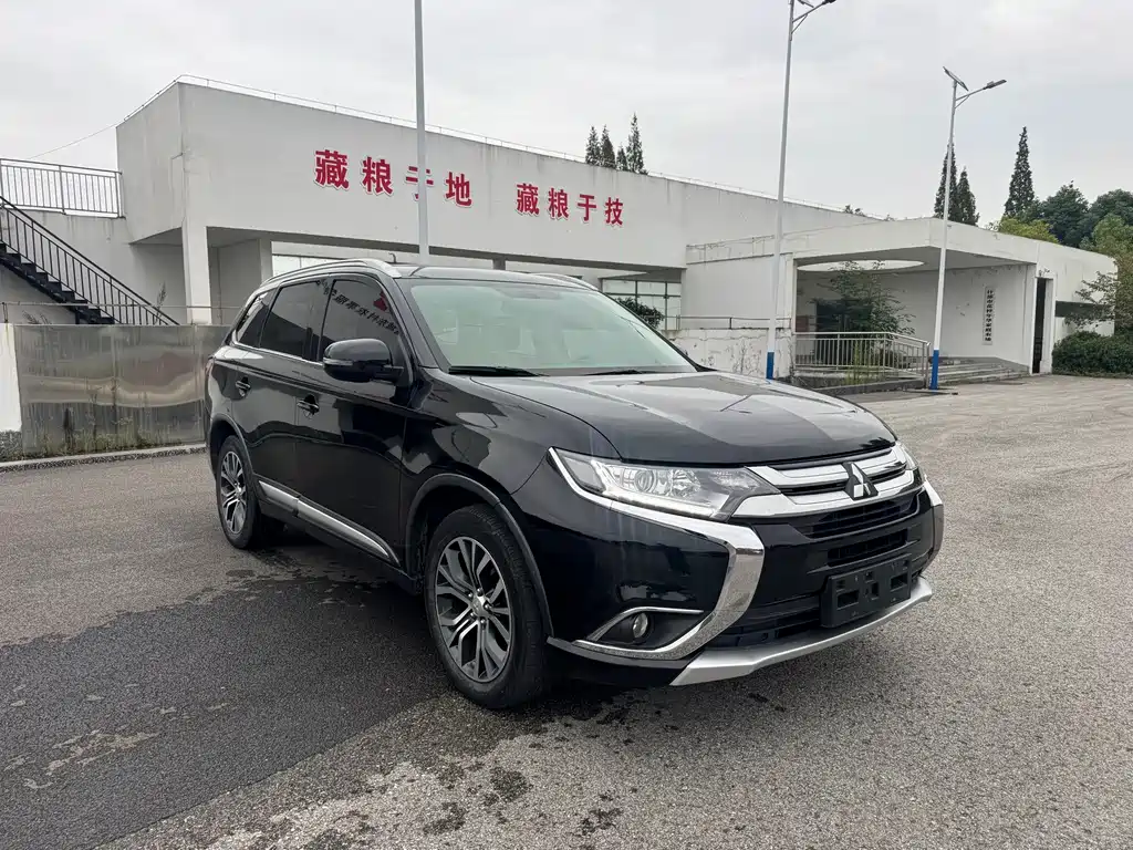 Mitsubishi Outlander — миниатюра 3