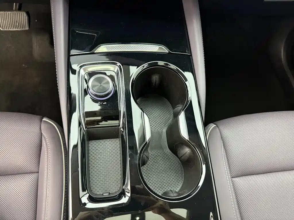 Buick Envision Plus — миниатюра 13