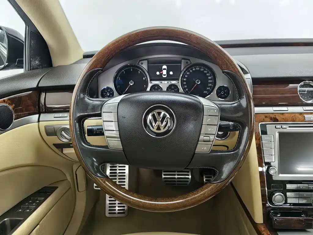 Volkswagen Phaeton — миниатюра 11