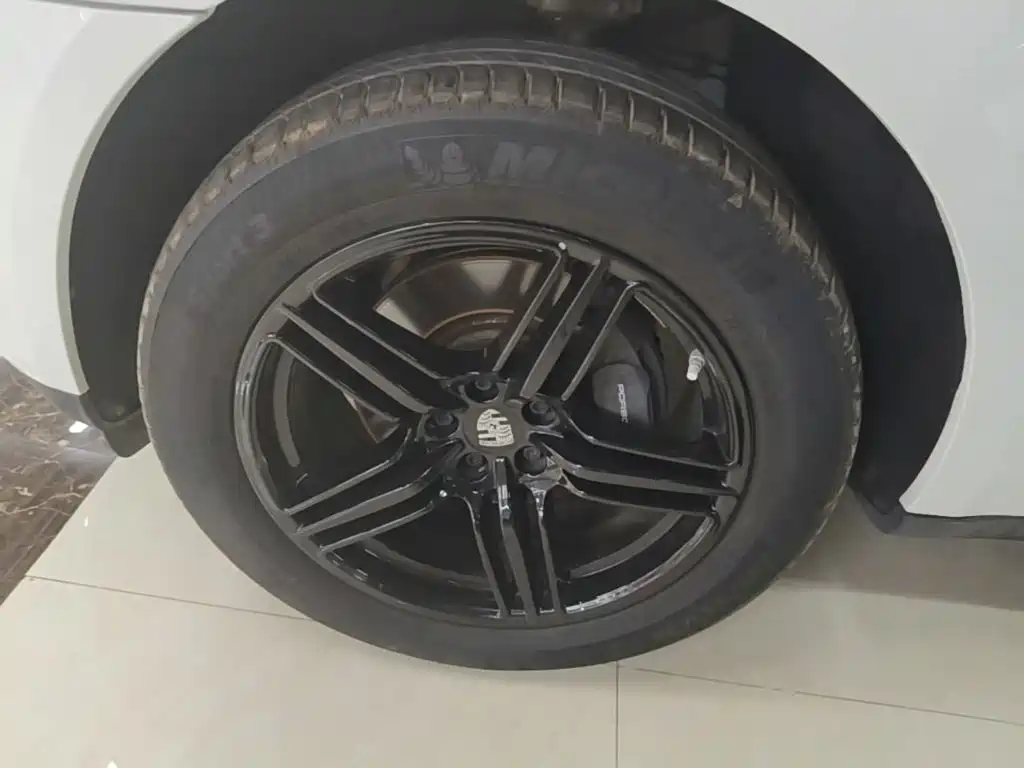 Porsche Macan — миниатюра 23
