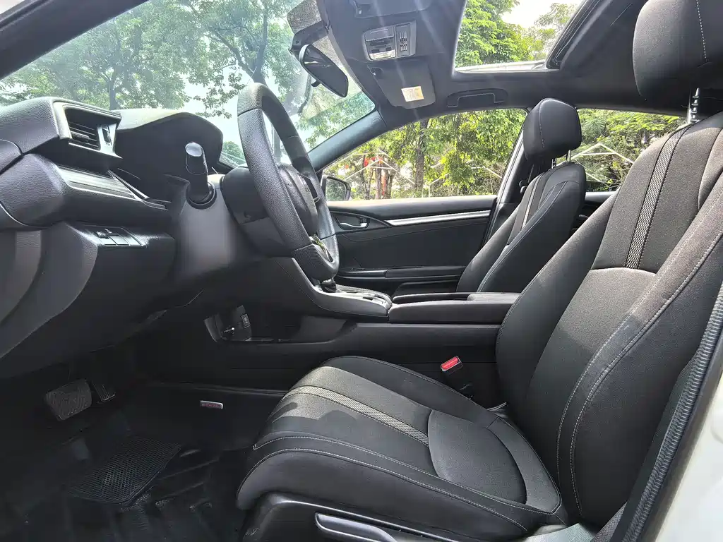 Honda Civic — миниатюра 8