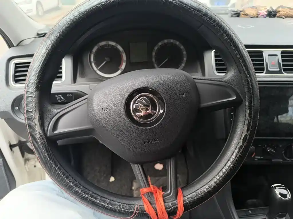 Skoda Rapid — миниатюра 7