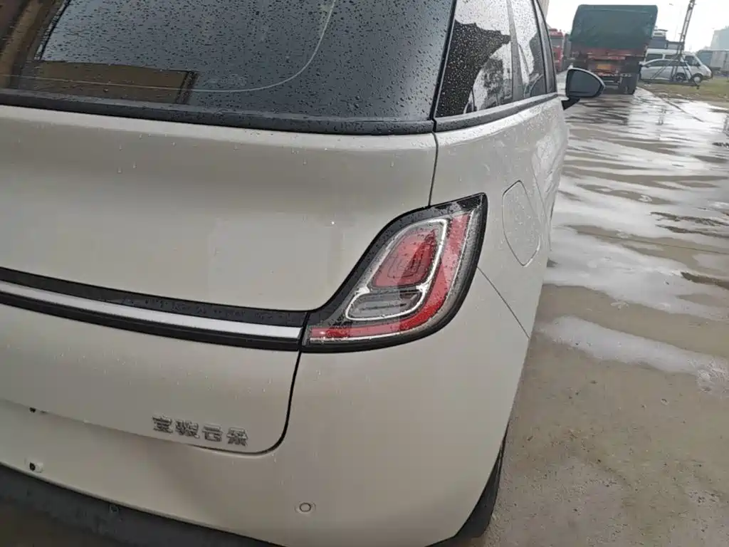 Baojun Yunduo — миниатюра 8