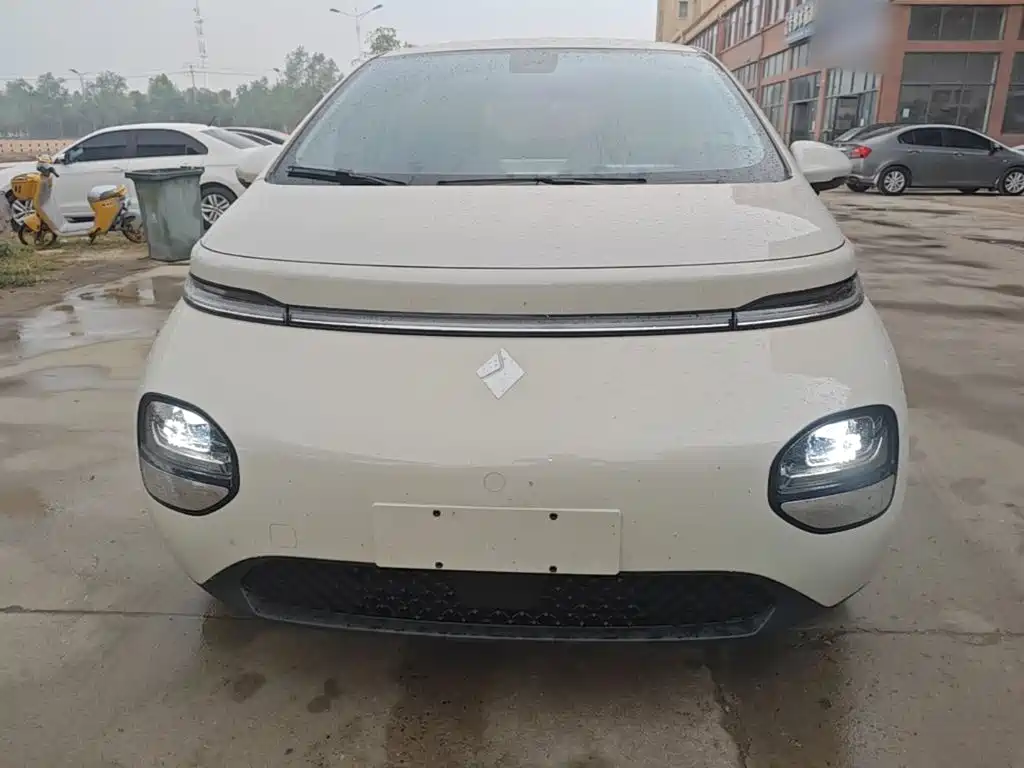 Baojun Yunduo — миниатюра 3