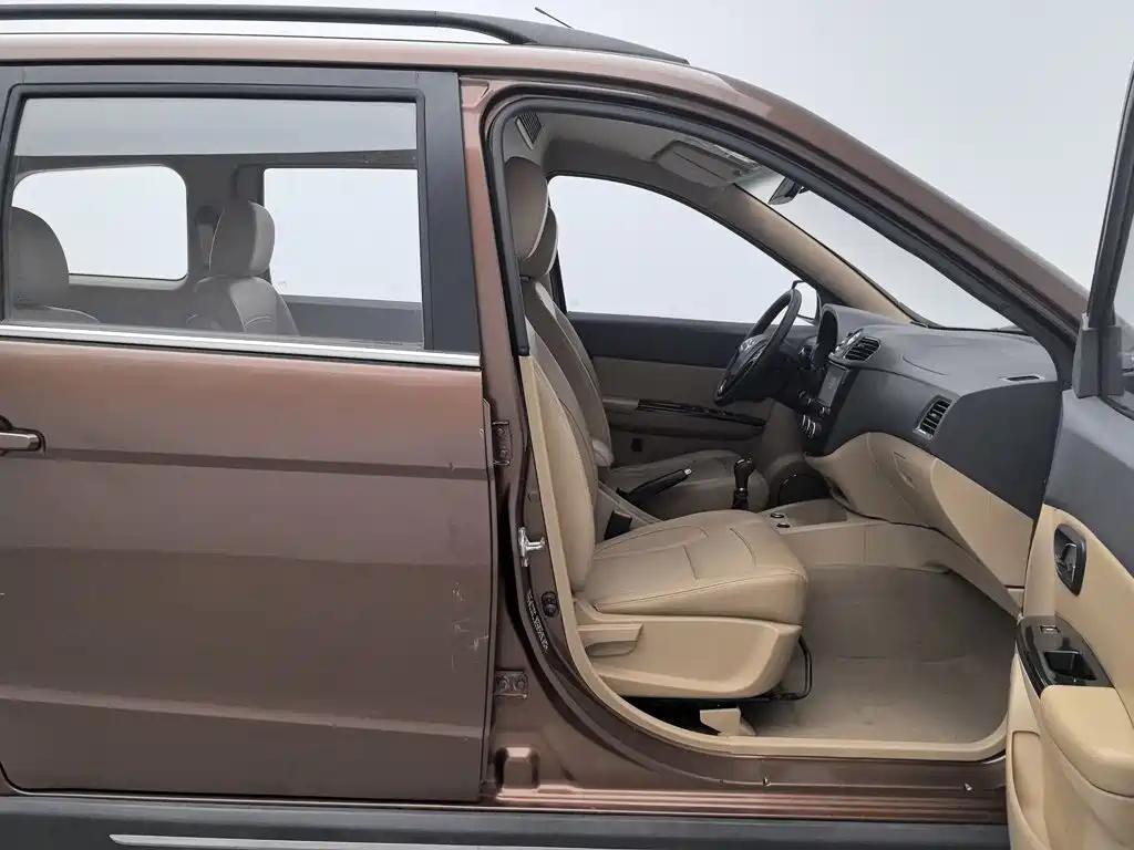 Wuling Hongguang — миниатюра 23