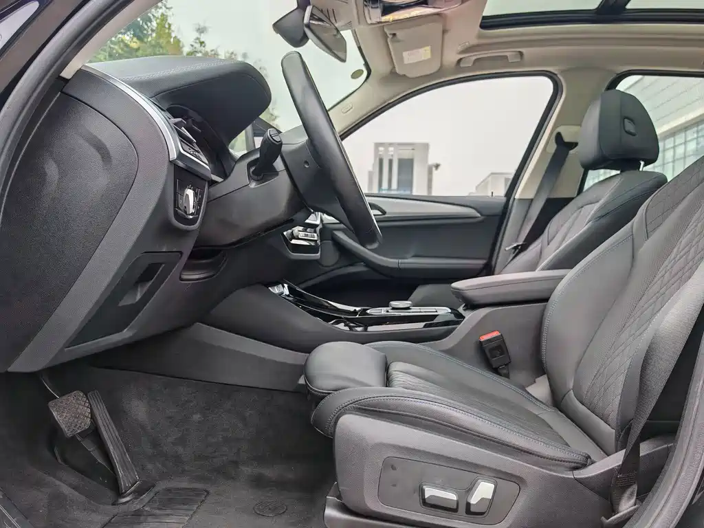 BMW iX3 — миниатюра 12