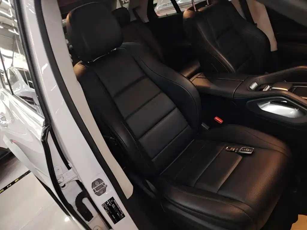 Mercedes-Benz GLE (Import) — миниатюра 25