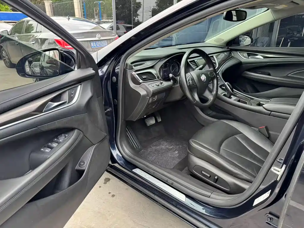 Buick LaCrosse 2021 652T Luxury