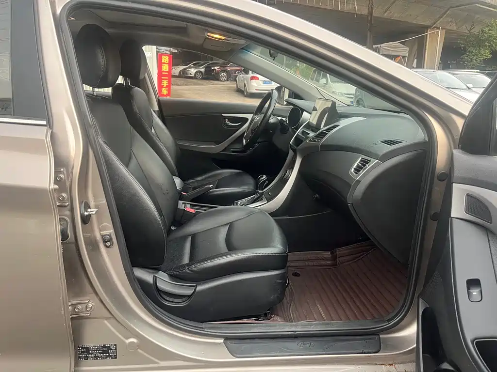 Hyundai Elantra Langdong — миниатюра 11