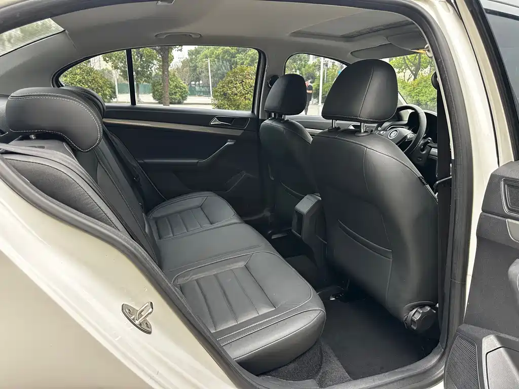 Volkswagen Lavida — миниатюра 7
