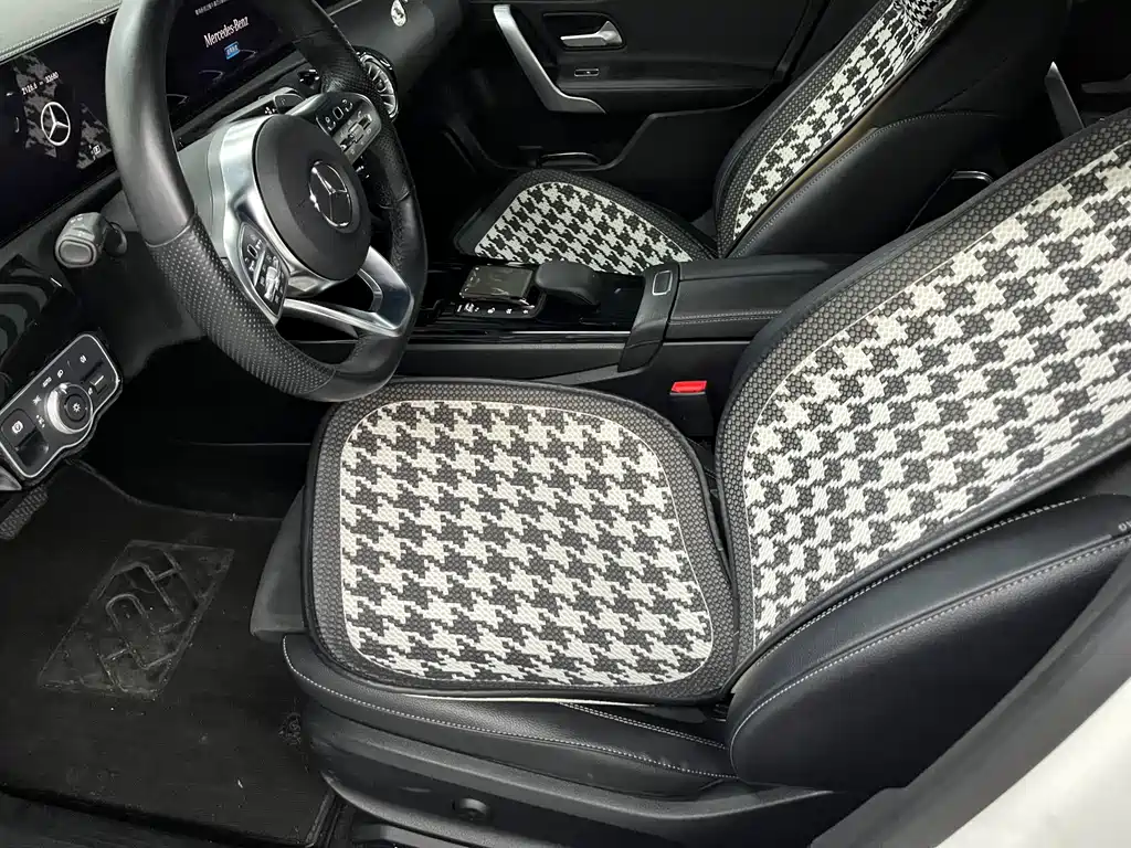 Mercedes-Benz A-Class — миниатюра 8
