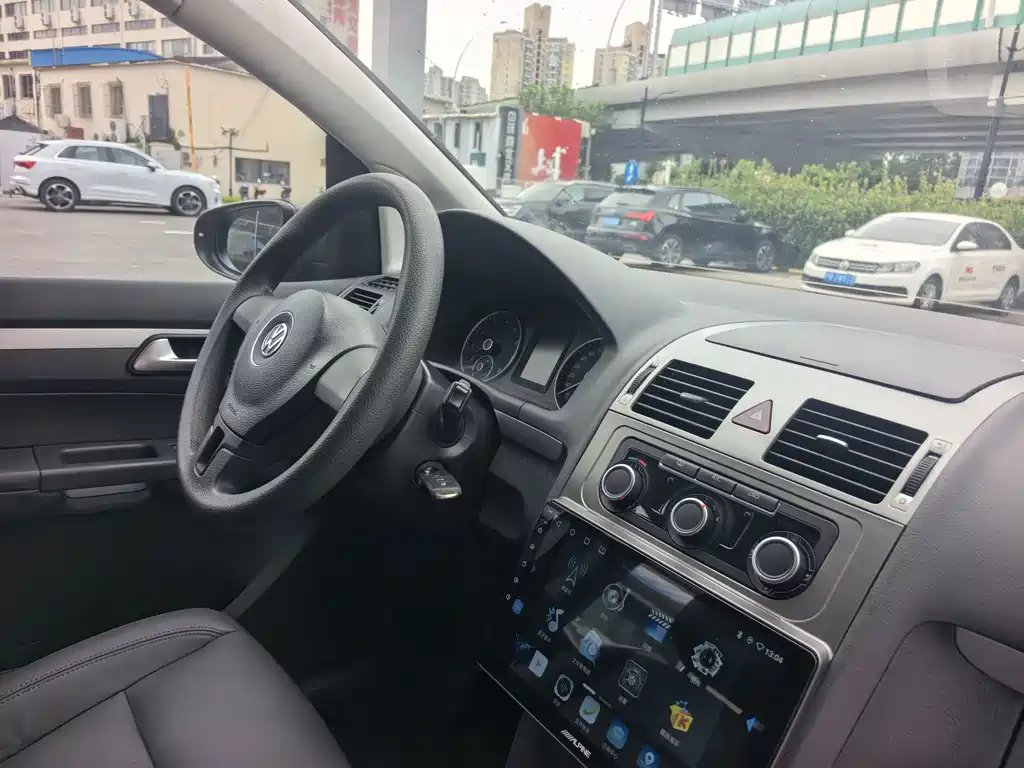 Volkswagen Touran — миниатюра 9