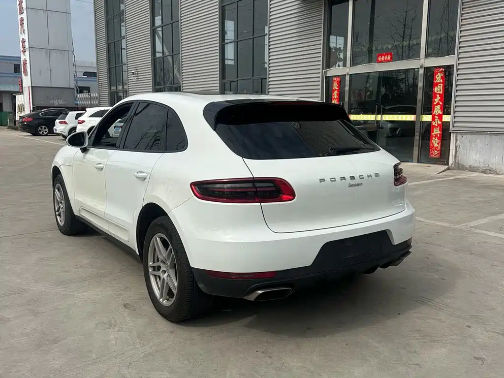 Porsche Macan — миниатюра 9