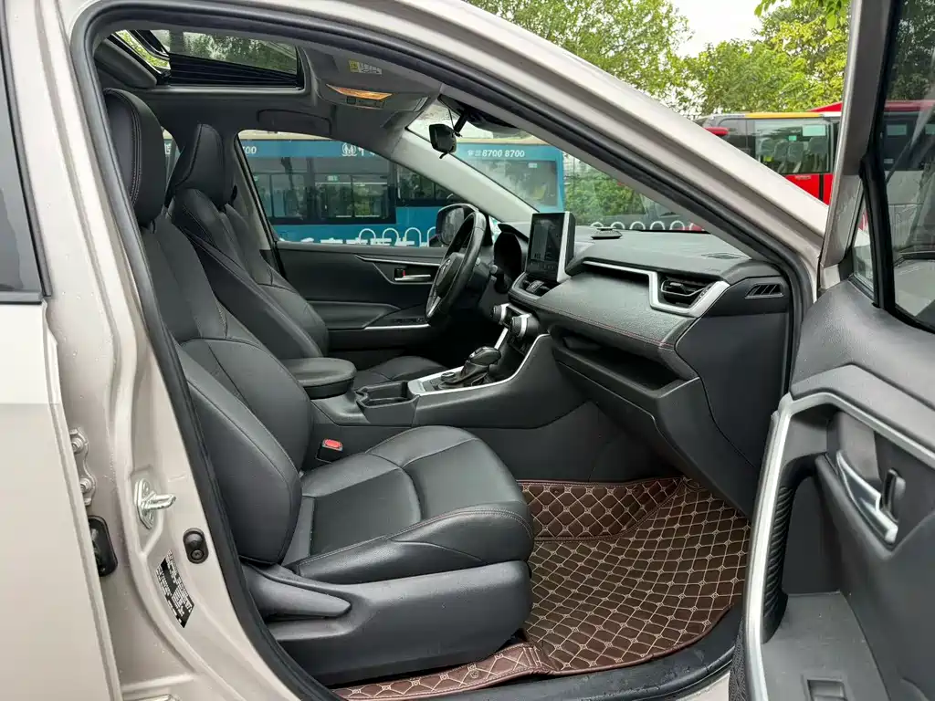 Toyota Wildlander New Energy — миниатюра 9