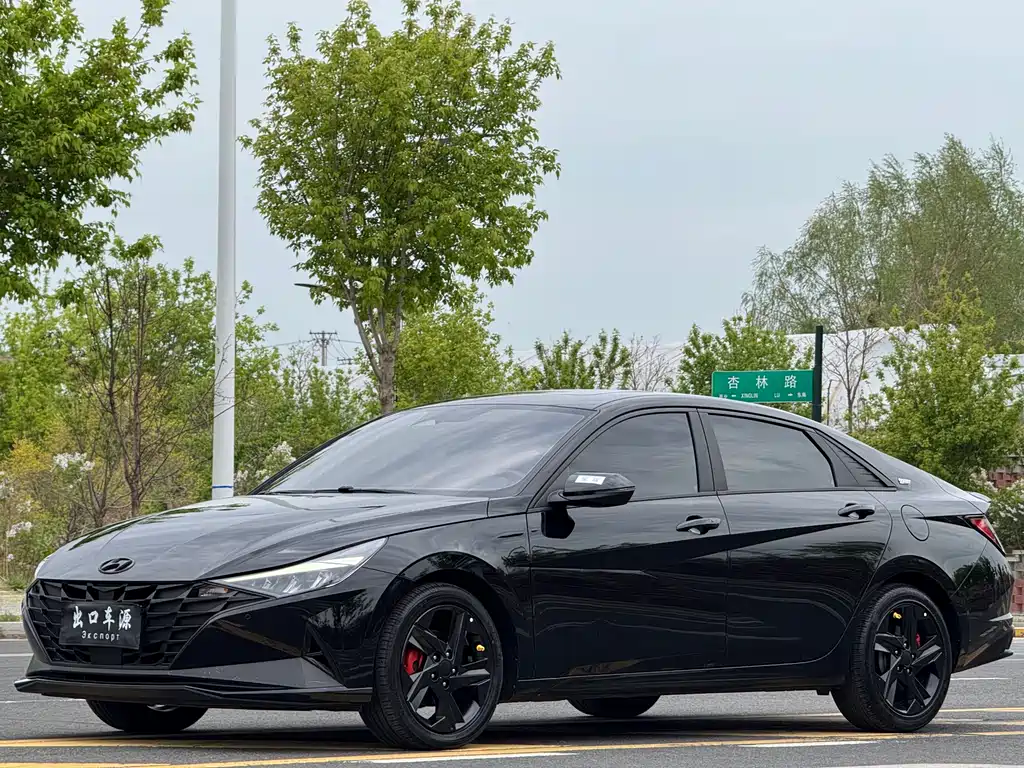 Hyundai Elantra 2022