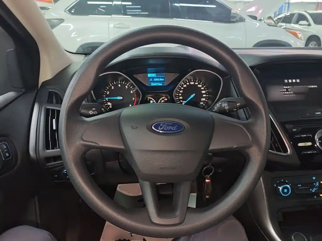Ford Focus — миниатюра 11