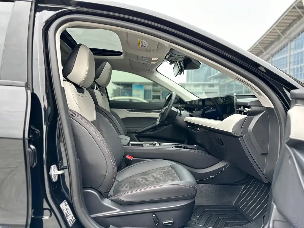 Ford Mondeo — миниатюра 7