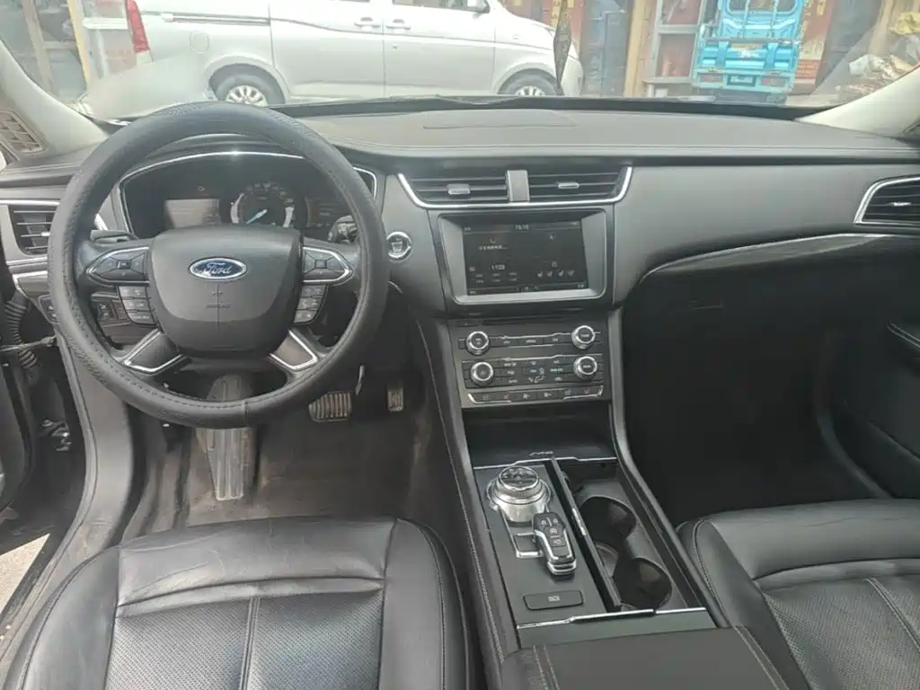 Ford Taurus — миниатюра 10