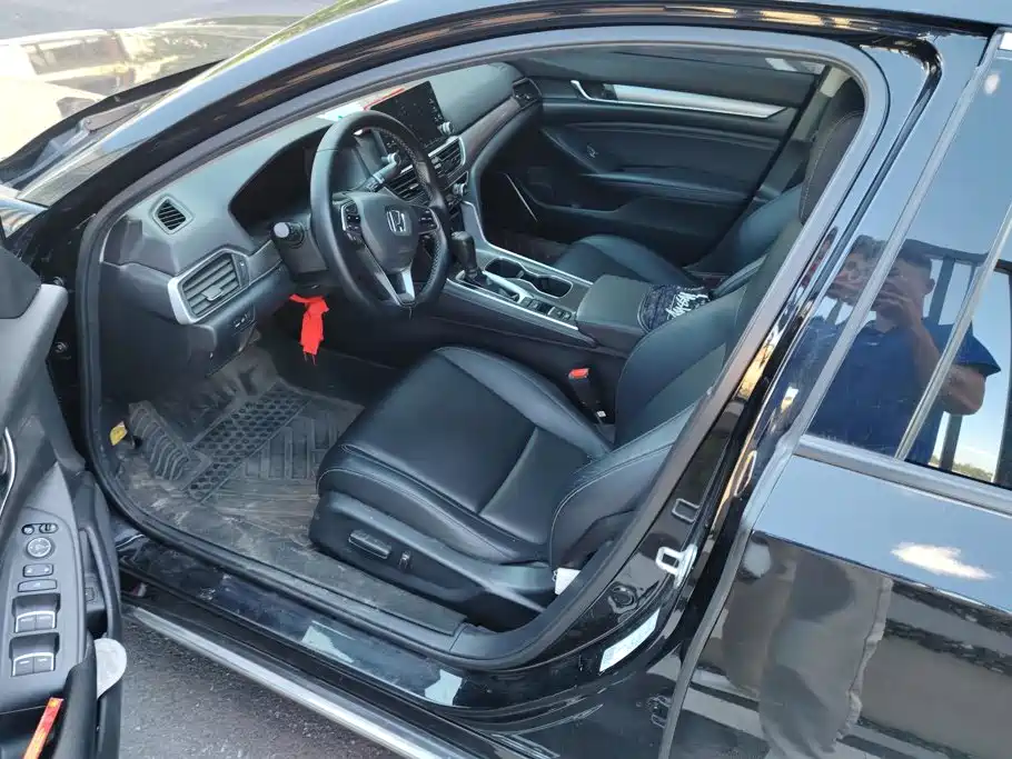 Honda Accord — миниатюра 9