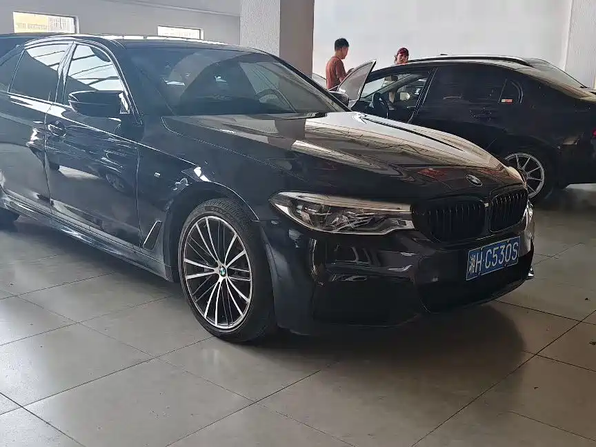 BMW 5 Series — миниатюра 3
