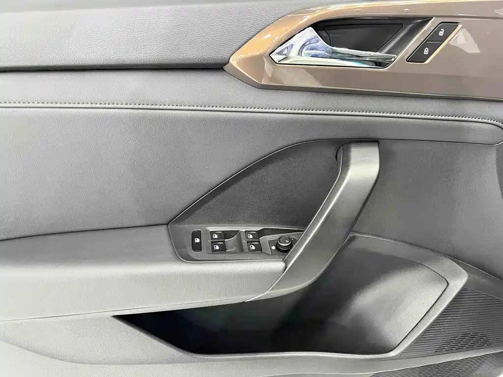 Volkswagen Tharu — миниатюра 9