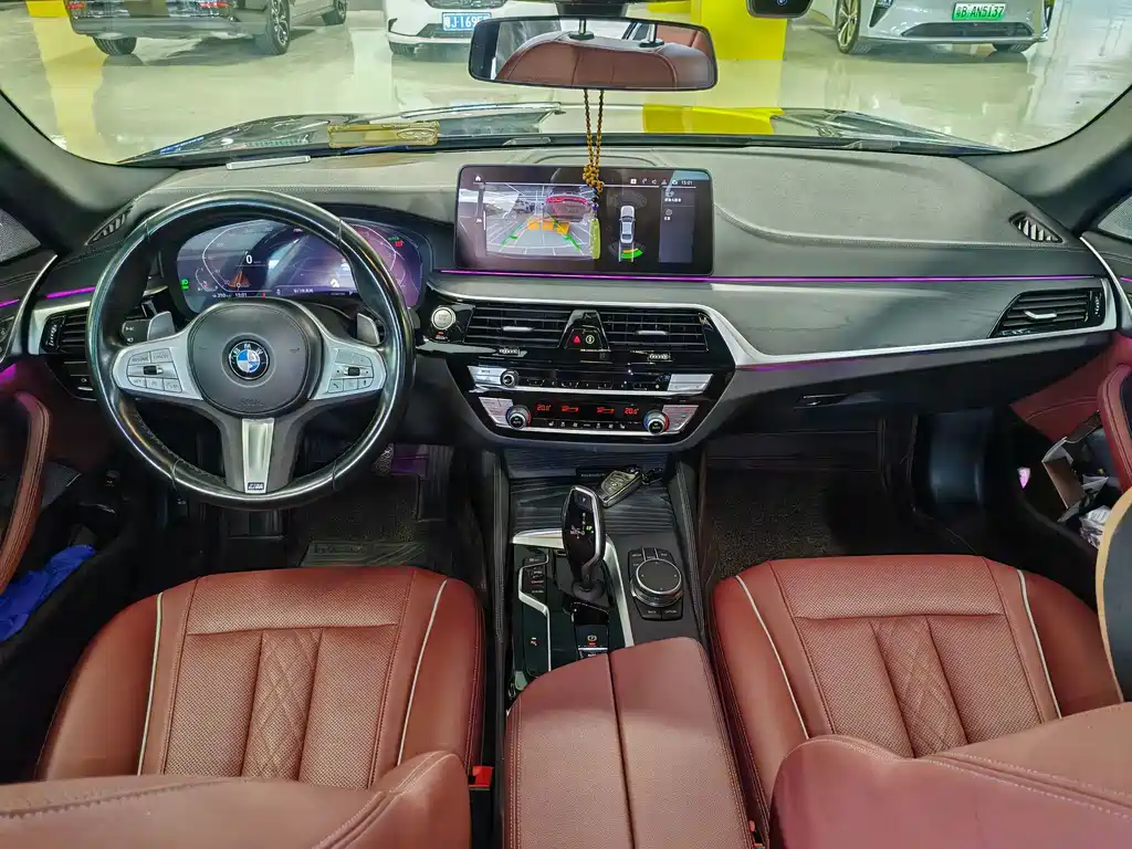 BMW 5 Series — миниатюра 6
