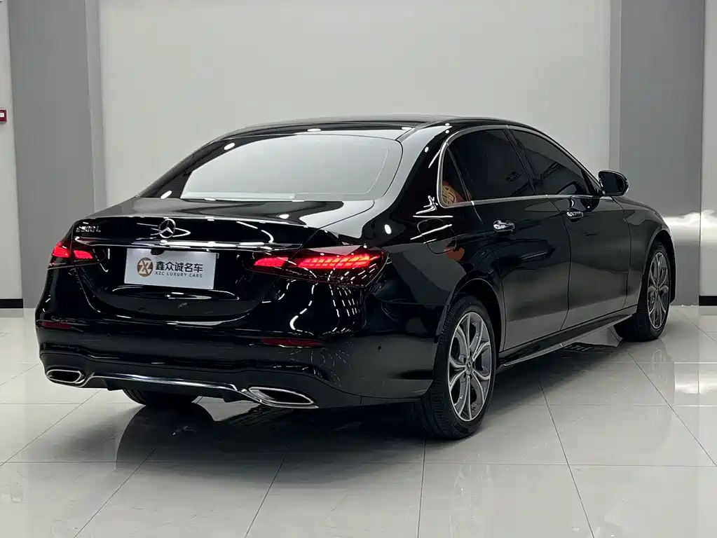 Mercedes-Benz E-Class — миниатюра 5