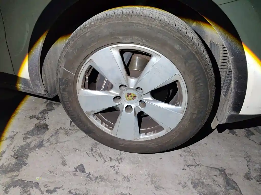 Porsche Cayenne — миниатюра 8
