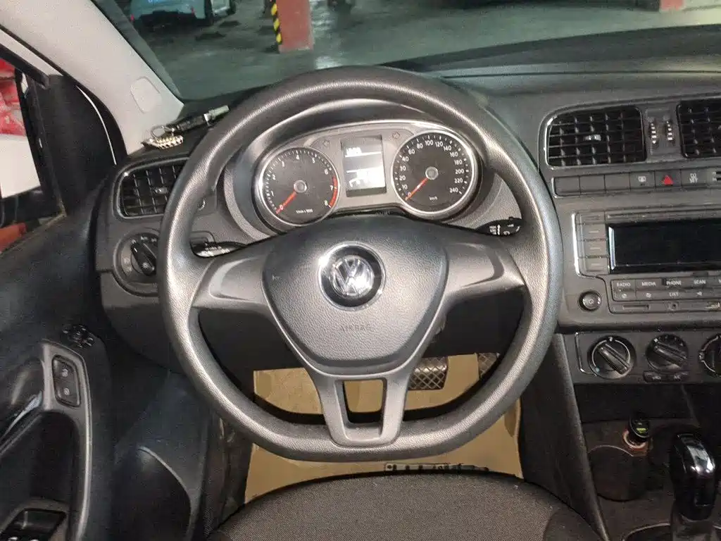 Volkswagen Polo — миниатюра 11