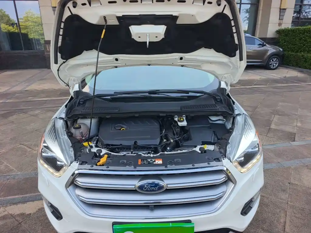 Ford Kuga — миниатюра 20