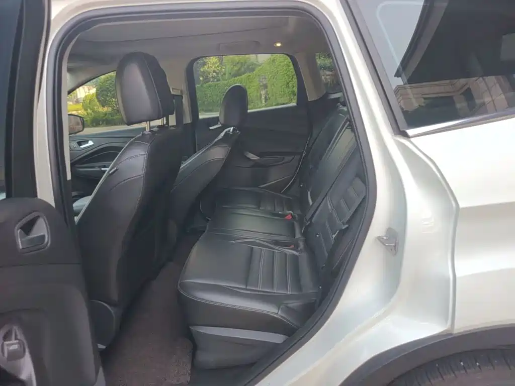 Ford Kuga — миниатюра 17