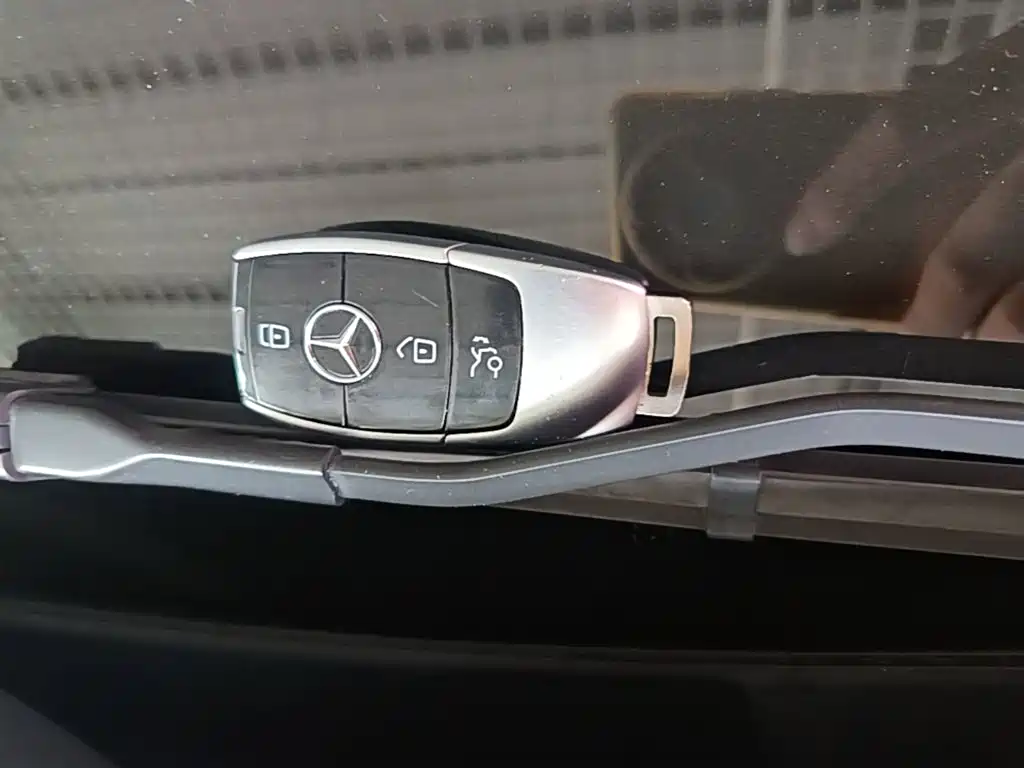 Mercedes-Benz E-Class (Import) — миниатюра 9