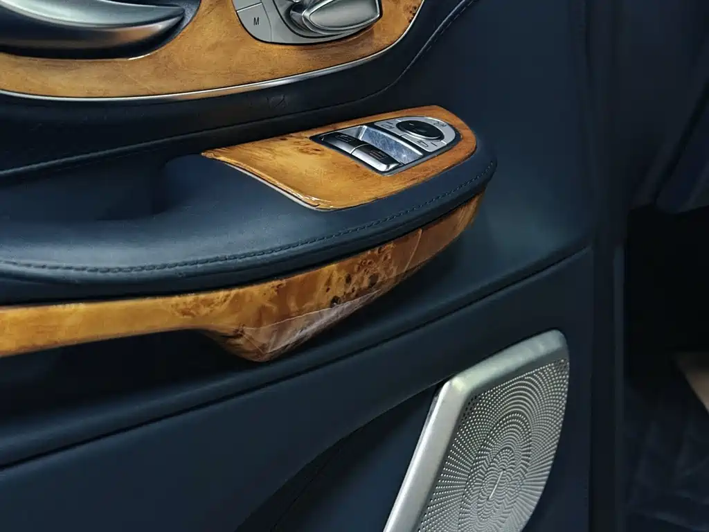 Mercedes-Benz V-Class — миниатюра 15