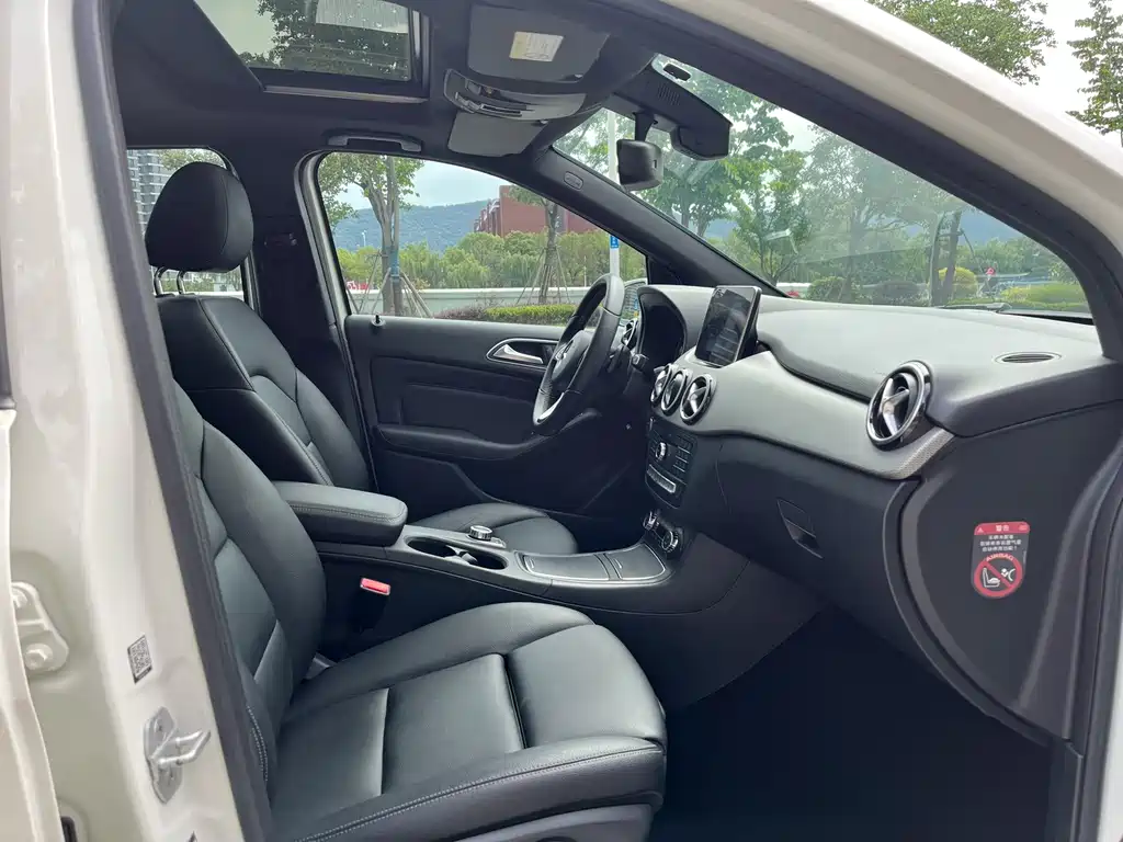 Mercedes-Benz B-Class — миниатюра 9