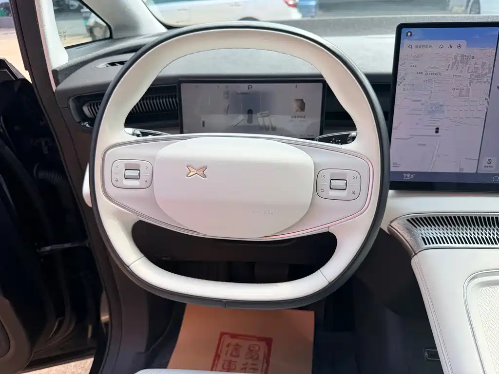 XPeng X9 — миниатюра 15